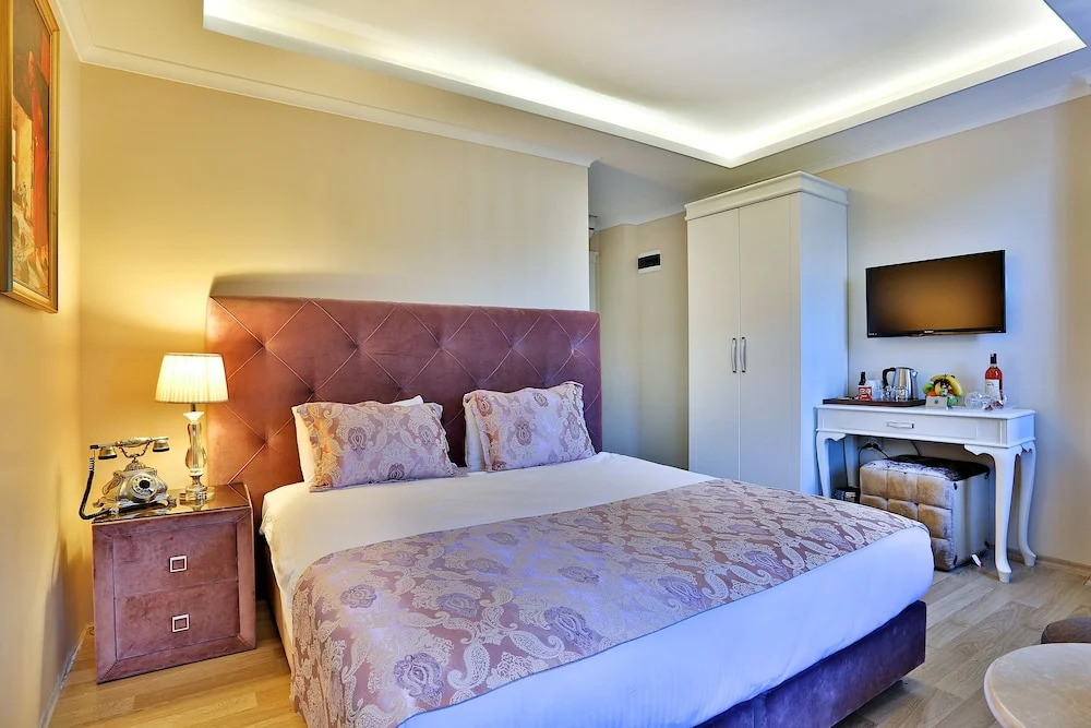 Barefoot Hotel