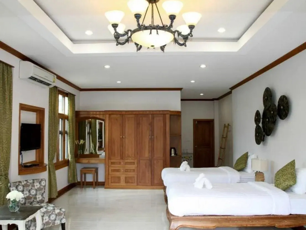 Small Hotel