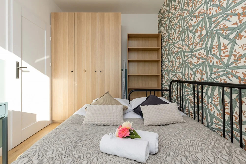 Apartment Łopuszańska Warsaw by Renters