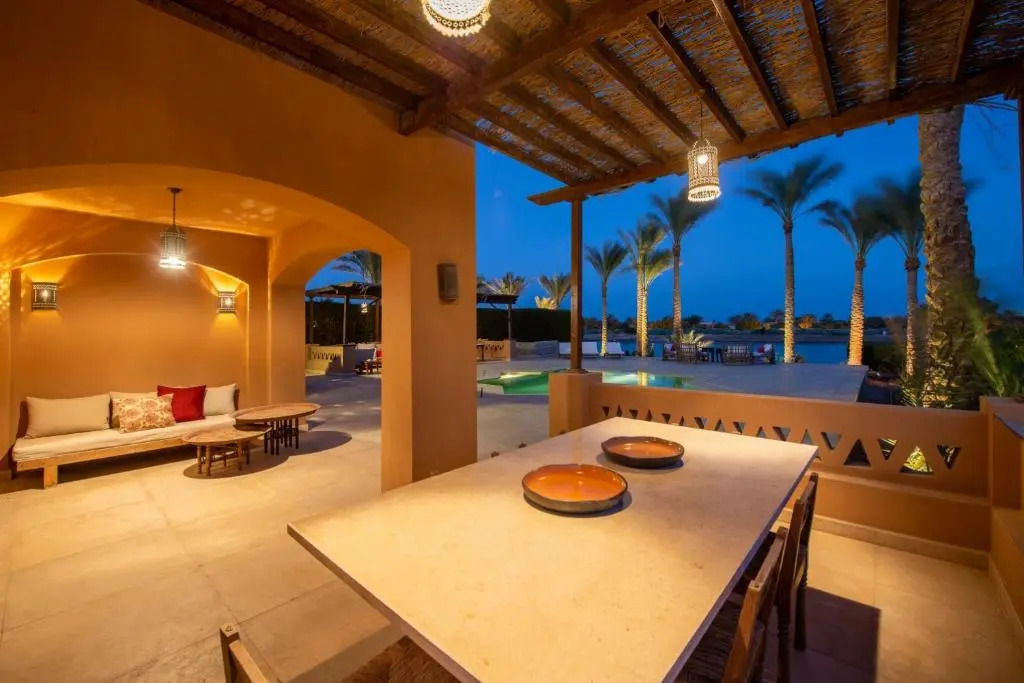 Chic 3BR Villa West Golf with Pool, Lagoon View & Guest House