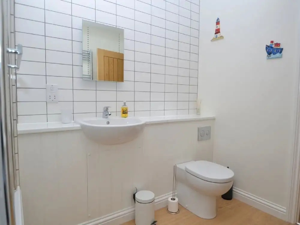 Apartment in 19th-century Building With Communal Garden in Dartmouth