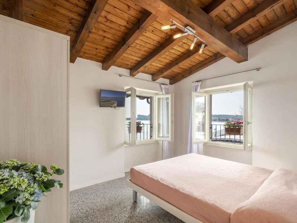 Apartment in Manerba with barbecue