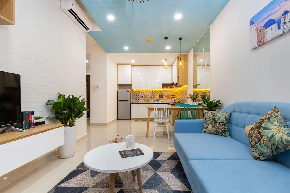 Halo Sun Avenue Apartments