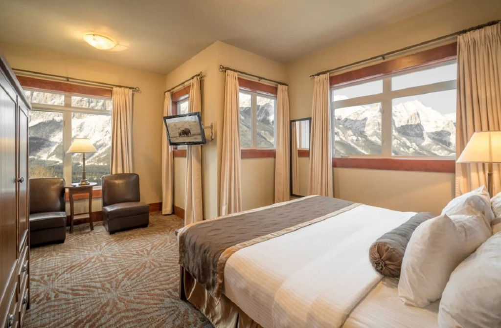 Blackstone Mountain Lodge by CLIQUE