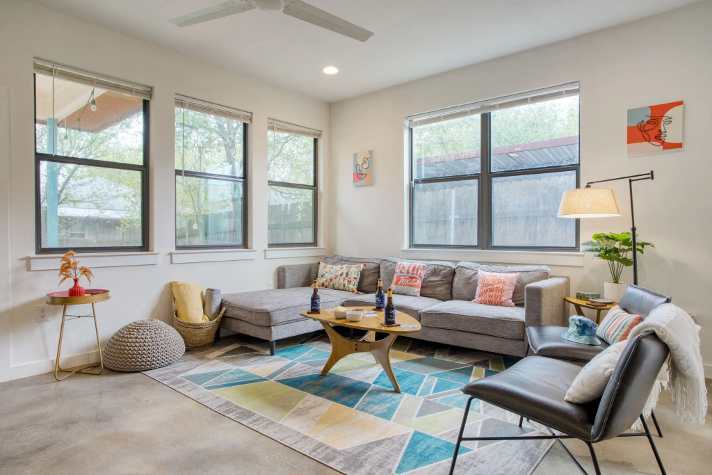 Clyde by Avantstay Great for Longer Stays, 12 Min to Downtown