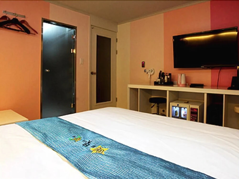 Starry Night Hotel