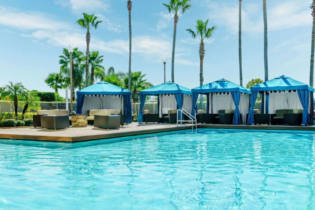 DoubleTree by Hilton Orlando Airport Hotel