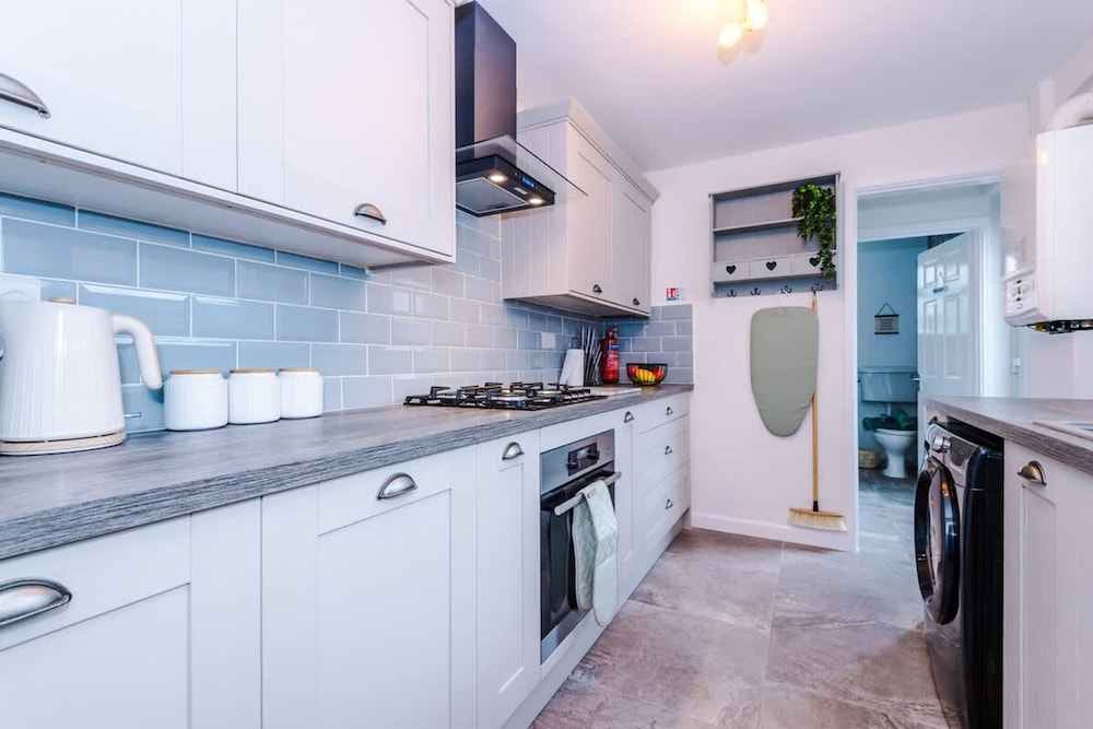 NEW Stylish Home City Centre Location Sleeps 6