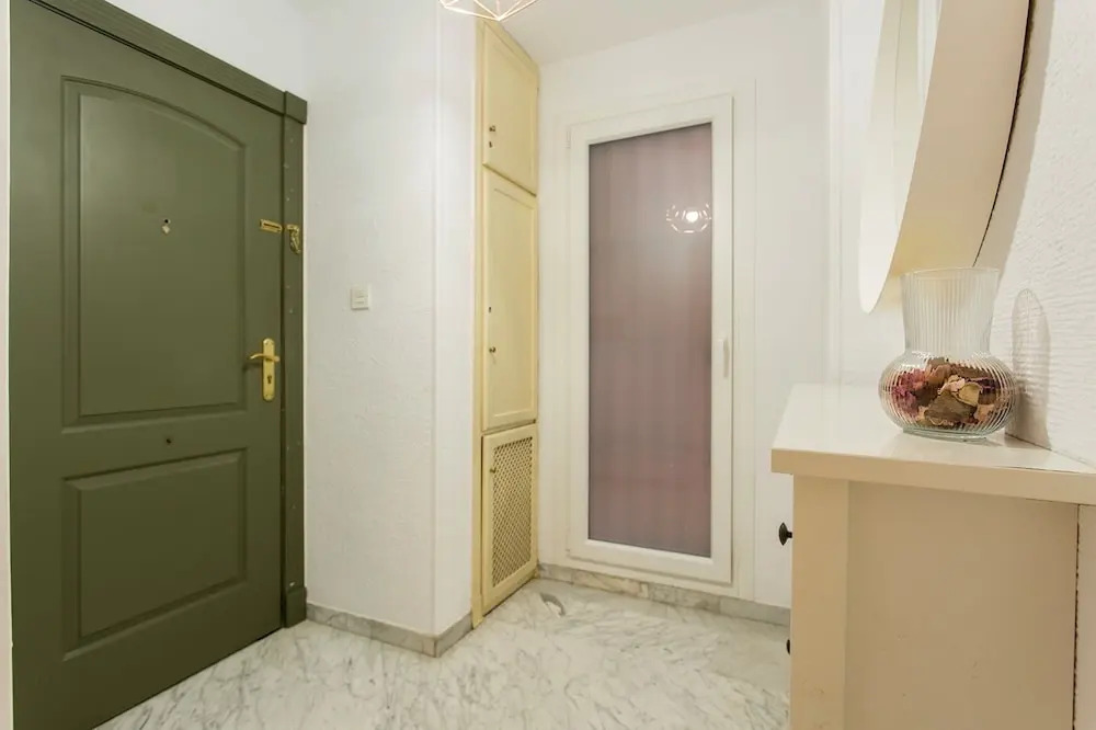 Comfort and Beauty With Parking Space Included