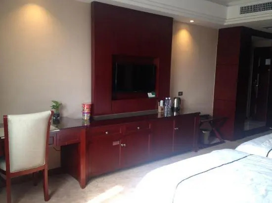 Baofeng Hotel