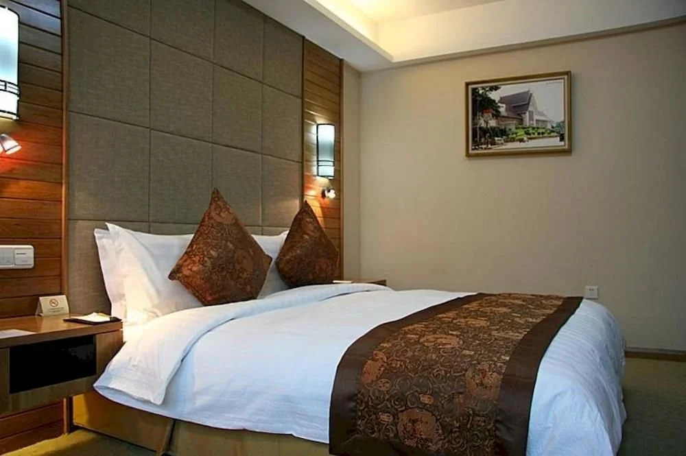 Maxcourt Hotel