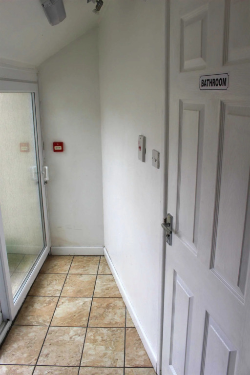 Napier Town House - Self Catering - Guesthouse Style - Twin and Double Rooms