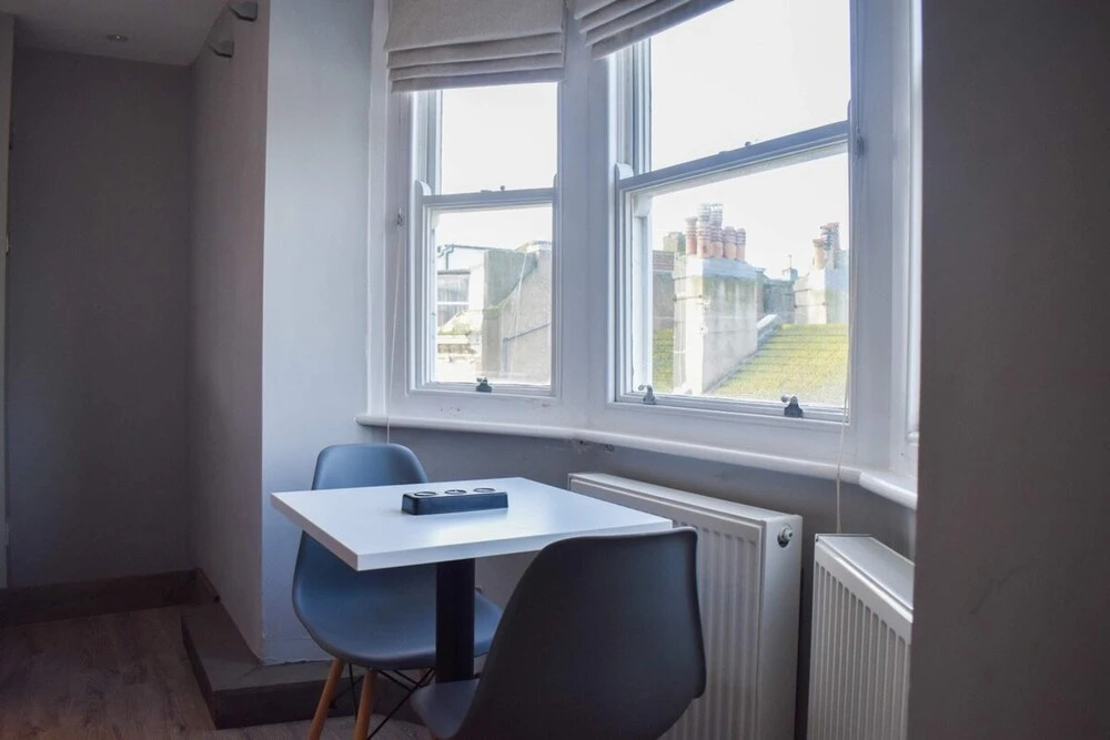 Stylish & Spacious Studio Next to Beach