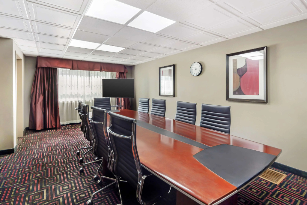 Best Western Plus Peace River Hotel & Suites