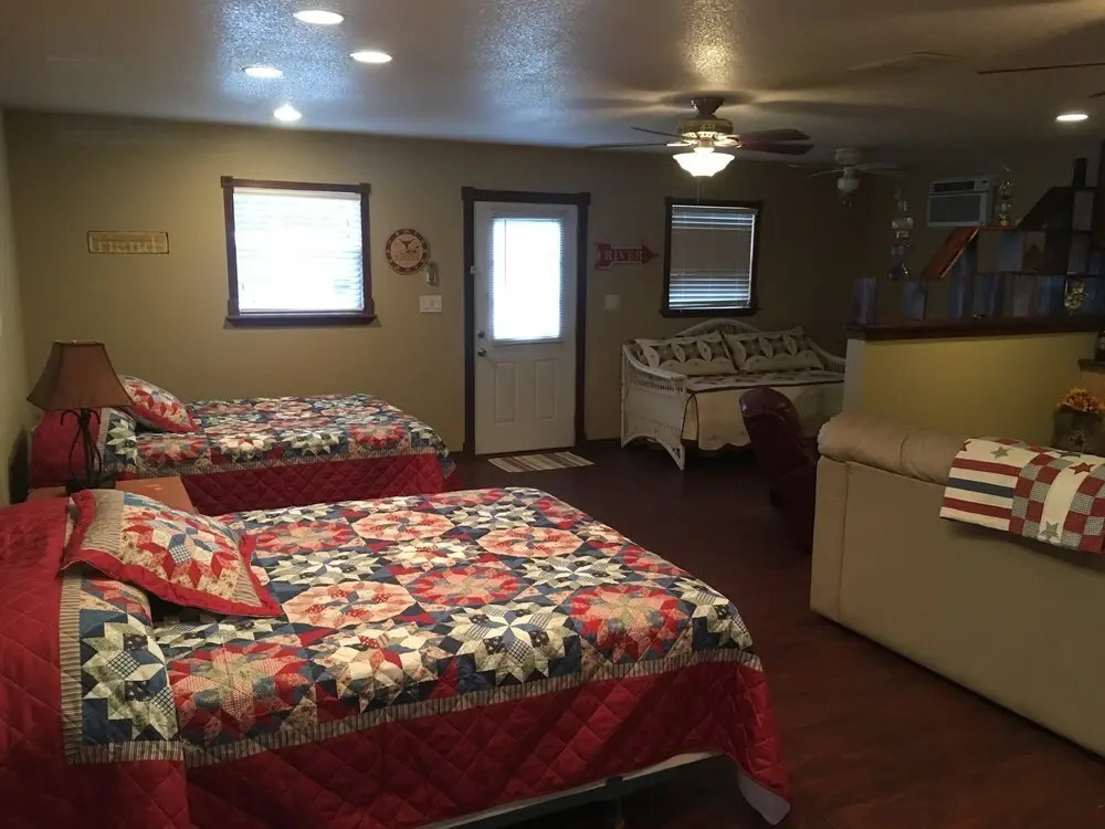 Scriv's River Haus