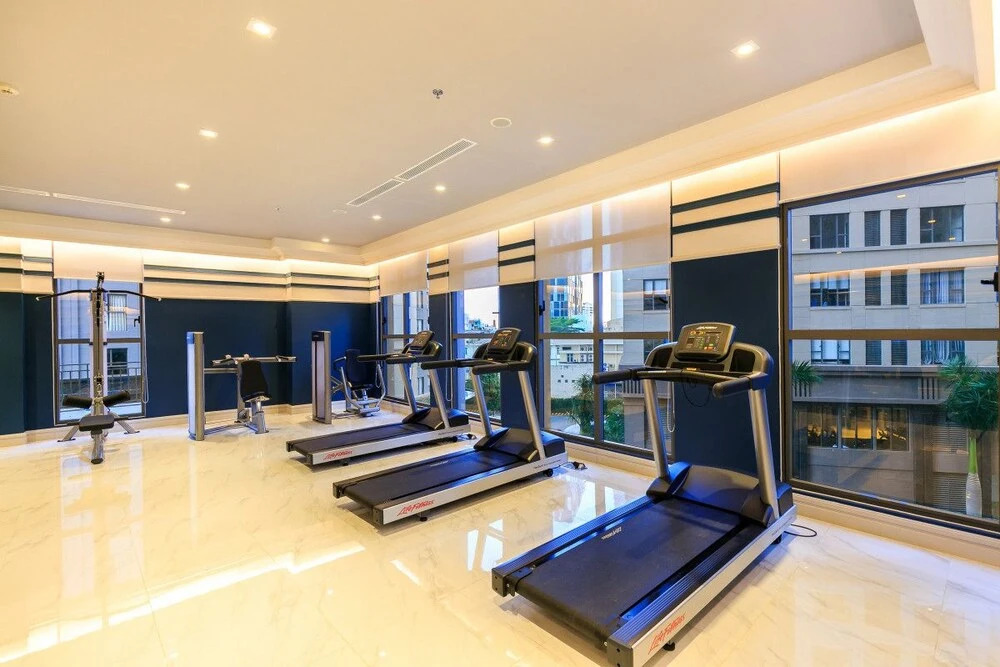 Ami Splendid Luxury Royal