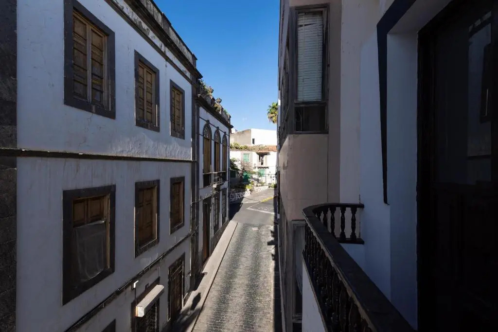 Balcony Spacious 2BR Arucas Historic Center