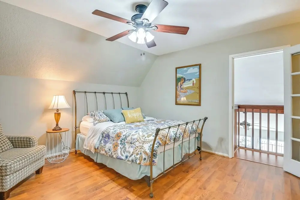 Renovated Lake Conroe Home: Boat Slip & Deck