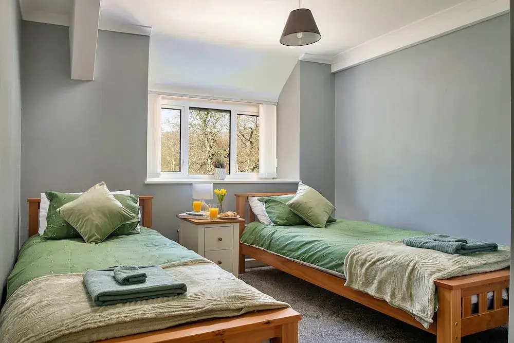 Riverside Holiday Home in Dolgellau, No Deposit