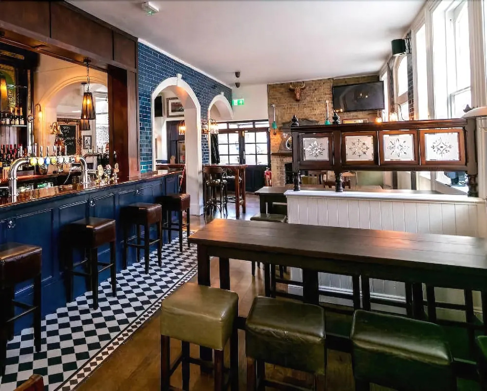 The Red Cow - Guest House