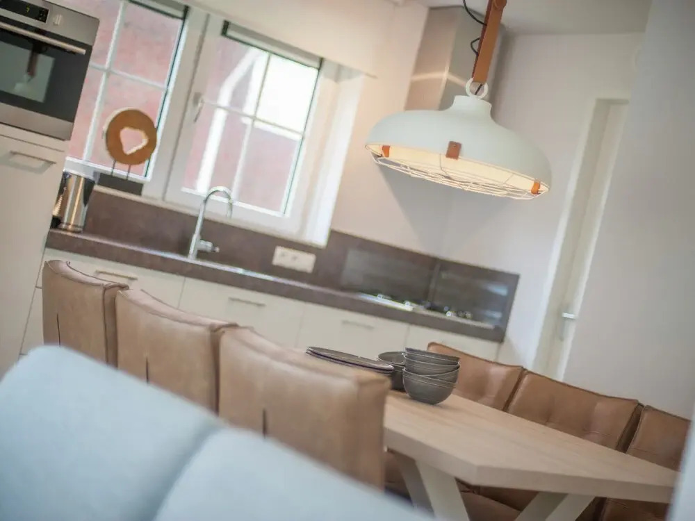 Luxurious Stately Villa With 3 Bathrooms, 1km From the Beach