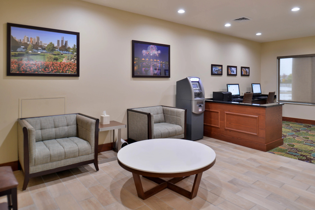 Holiday Inn Express & Suites Dearborn SW - Detroit Area by IHG