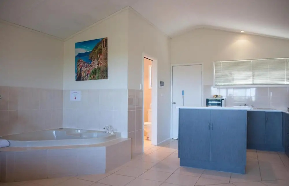 20 Korora Palms - 1 Bedroom Spa Bure