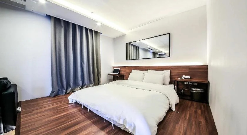 Blvd Hotel
