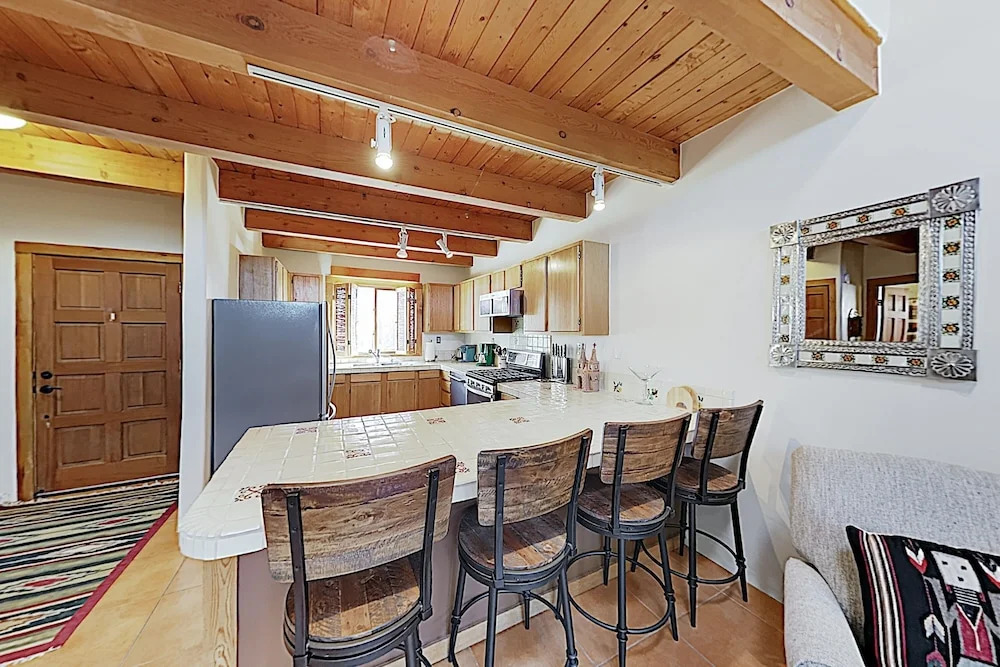 Southwest-chic W/ Private Yard 2 Bedroom Condo