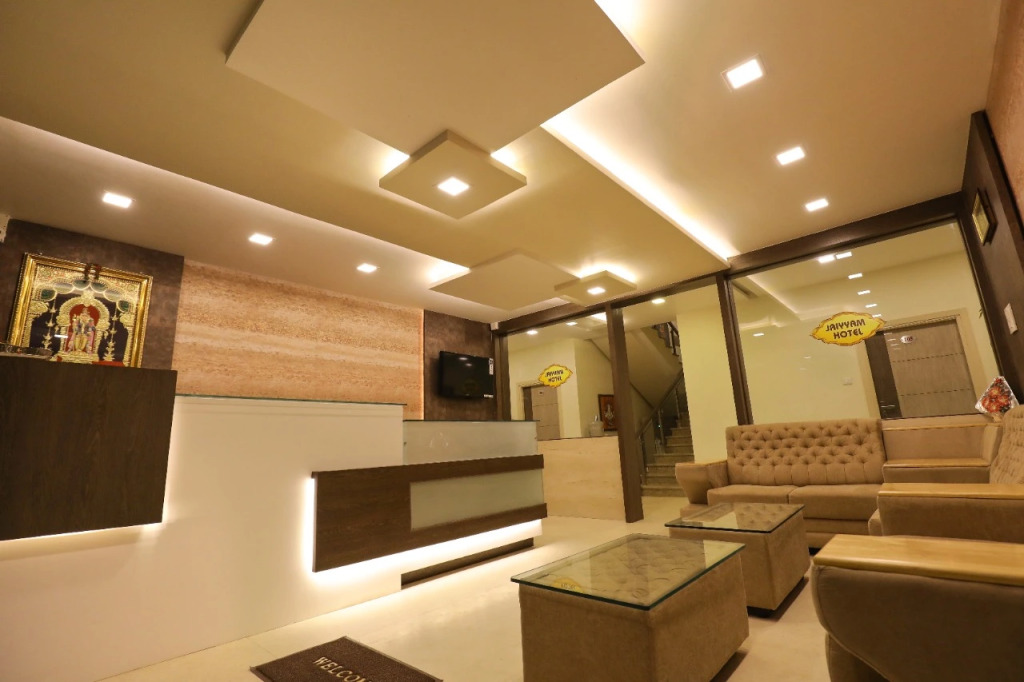 Jayam Hotel