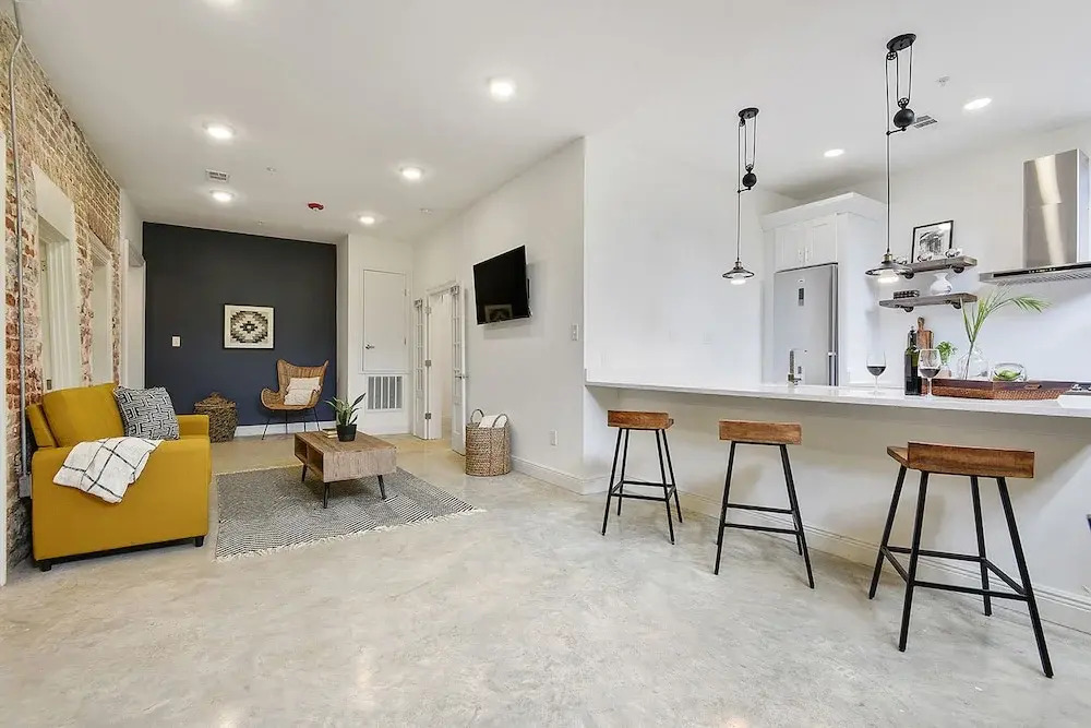 N Rampart Apartments - Lux 3BD 2BA French Quarter w Courtyard
