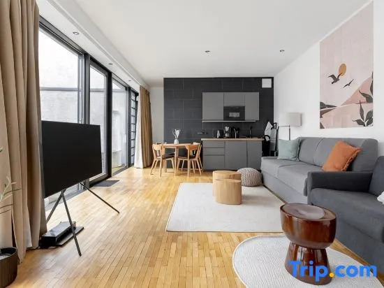 Global Living - Design Apartment I Rathausplatz I Kitchen I Augsburg