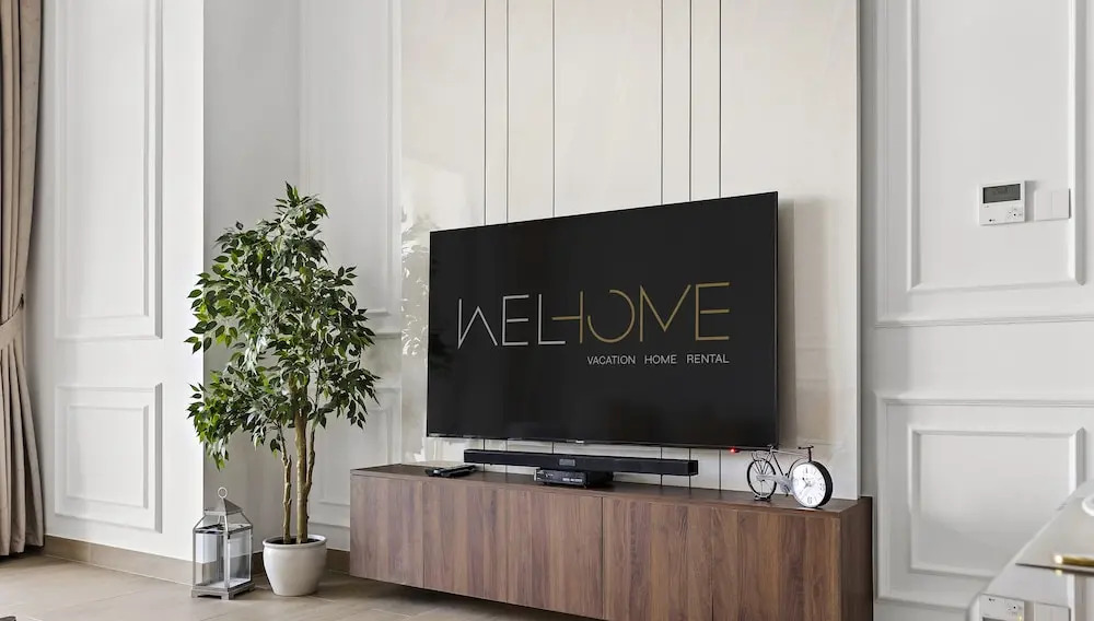 WelHome - Mesmerizing Sea & Burj Khalifa Views Apt at La Voile