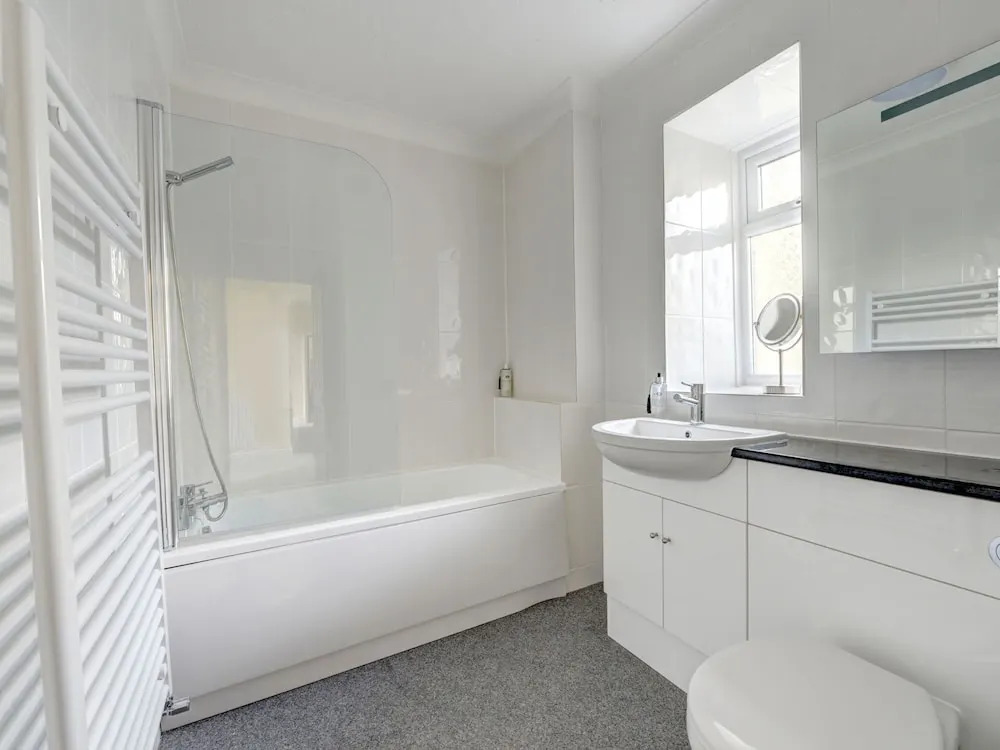Bright, Spacious Apartment in Tenby, Looking out Onto Castle Beach
