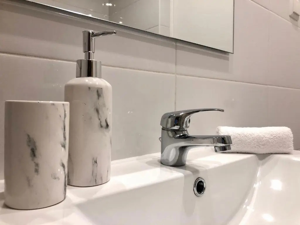 Cozy and Stylish Studio Apt just 800m from the beach - New on Booking!