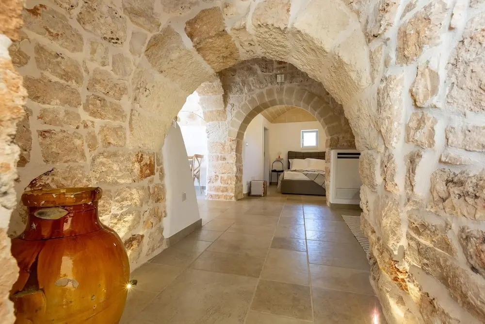 2220 Trulli Biancapetra by Perle di Puglia