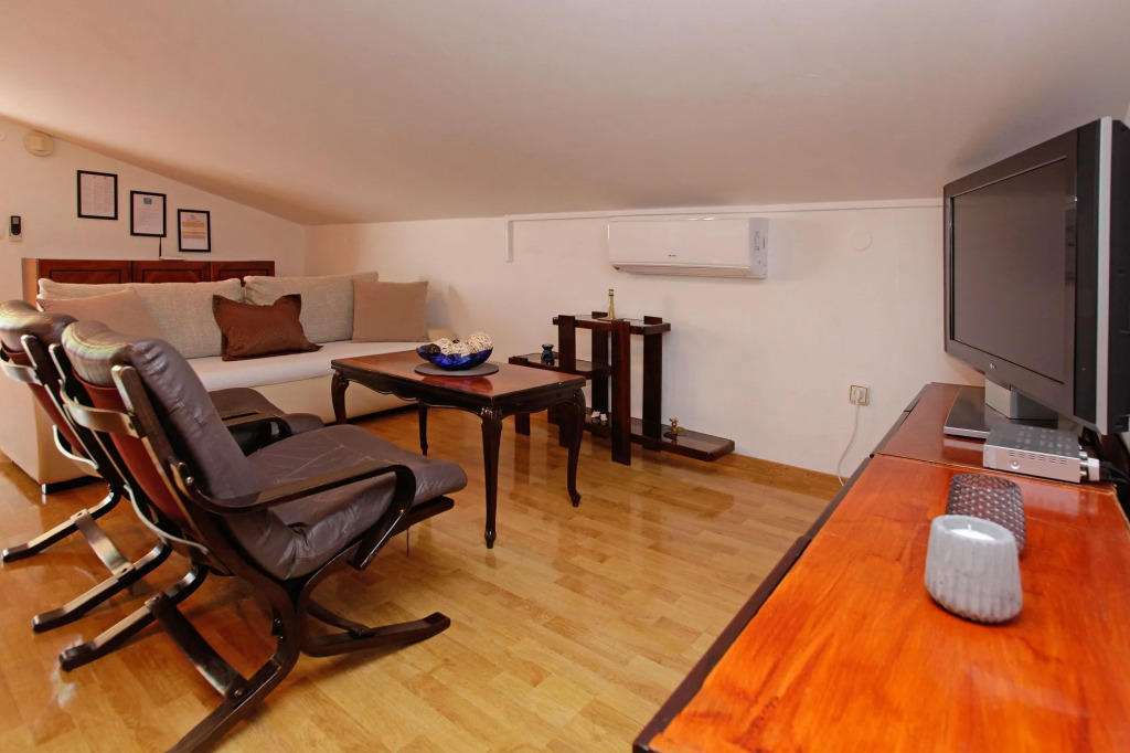 Rose Garden Apartments