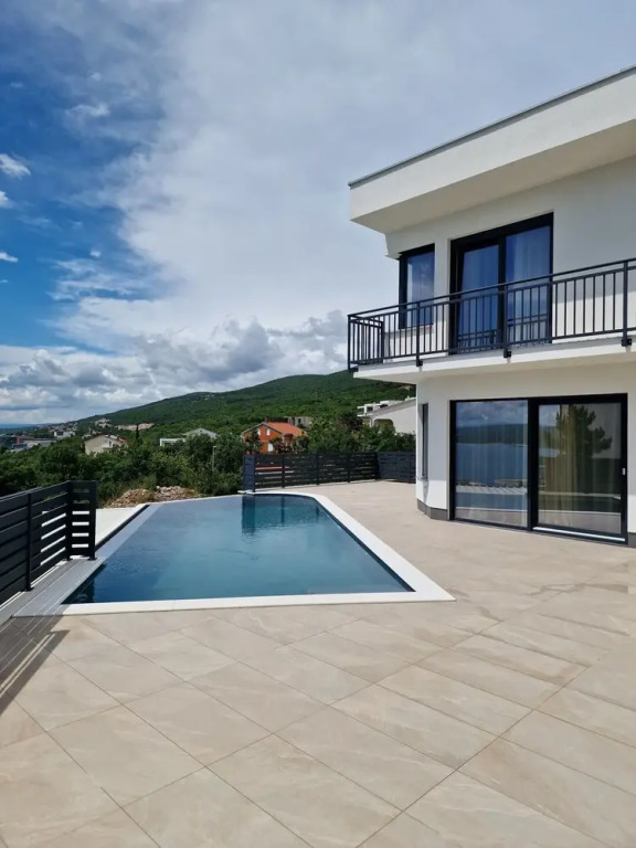 Villa V