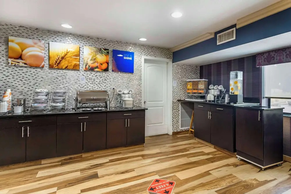 Comfort Inn Tulsa Midtown (Formerly Baymont Inns & Suites Tulsa)