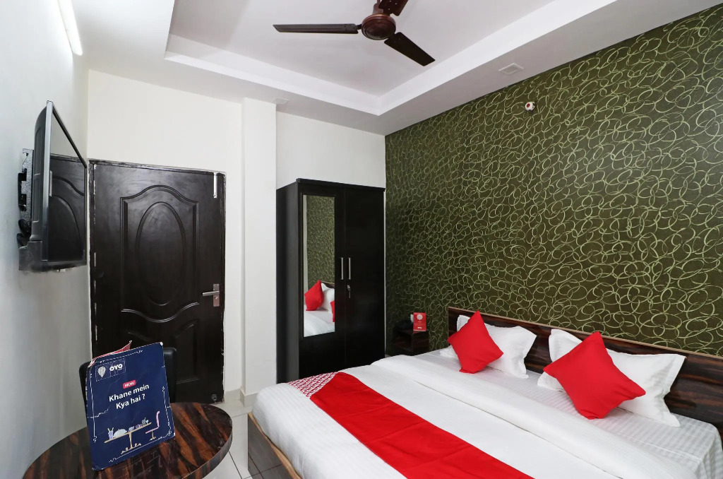 OYO 22605 Hotel Redstone