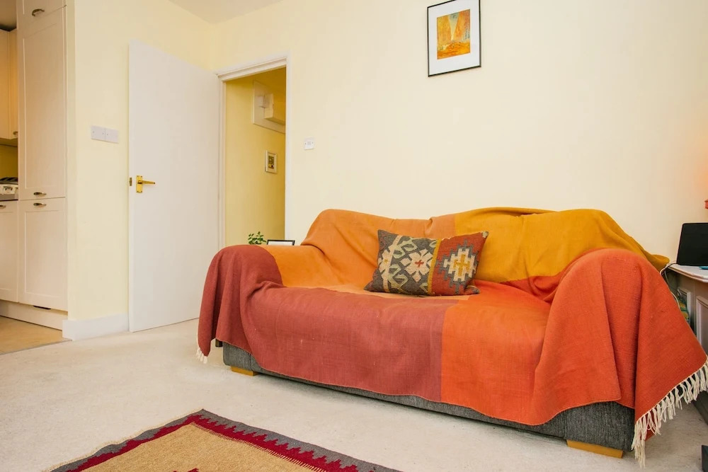 Beautiful 2 Bedroom Apartment in Kennington