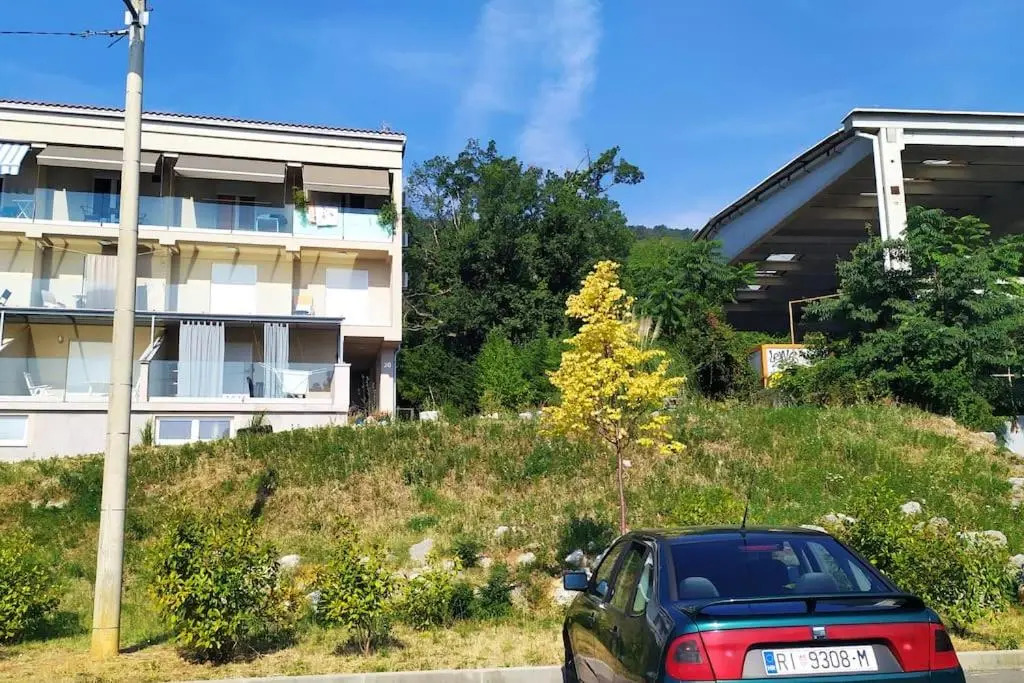 Urban studio with its own parking space