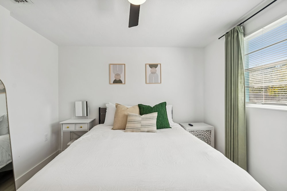 Elite Stay Partners- Largo