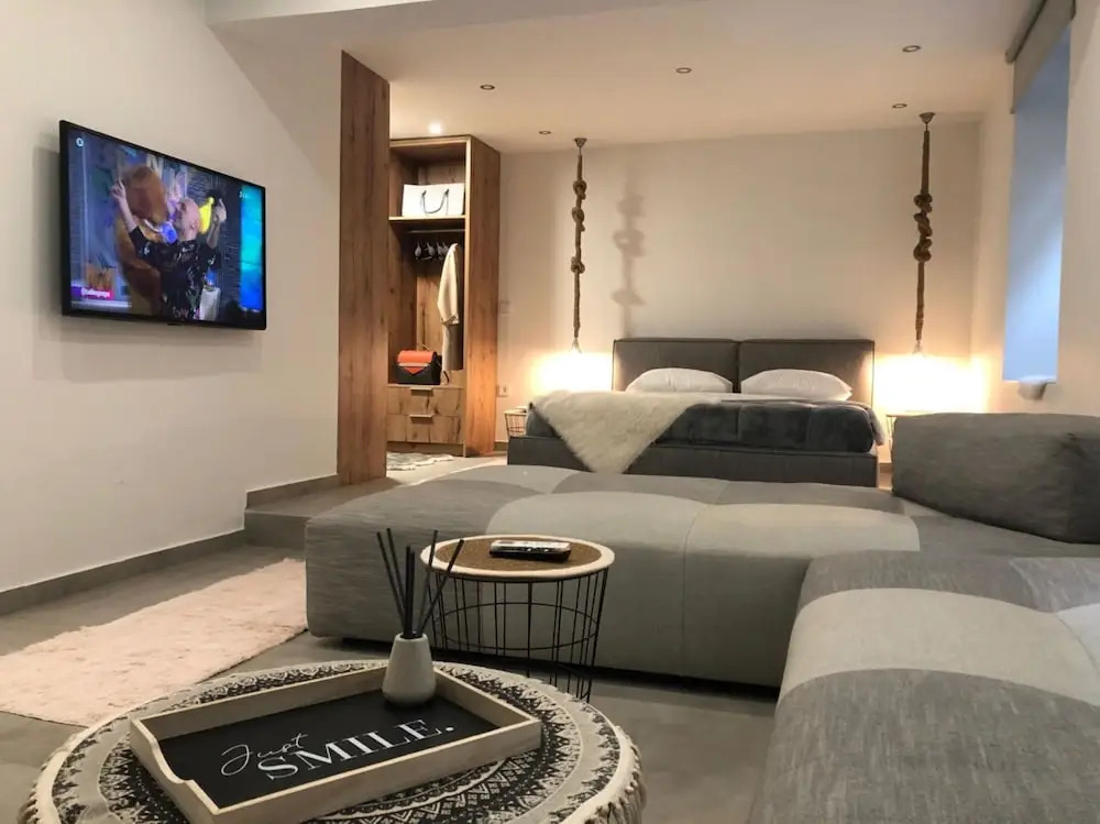 Kolonaki Semi Underground Loft