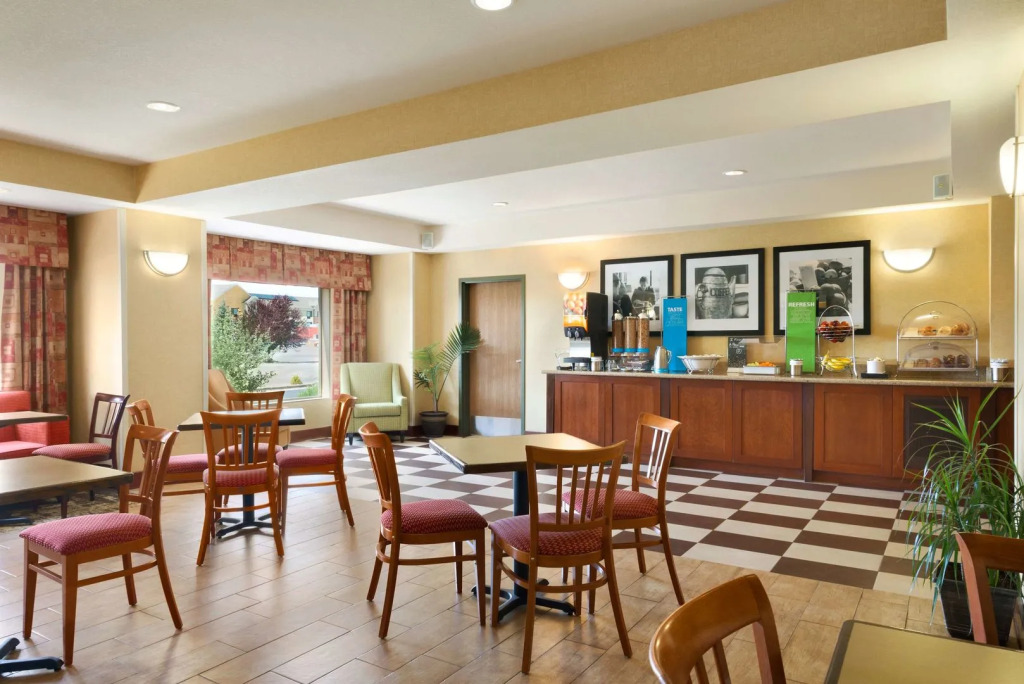 Summit Suites