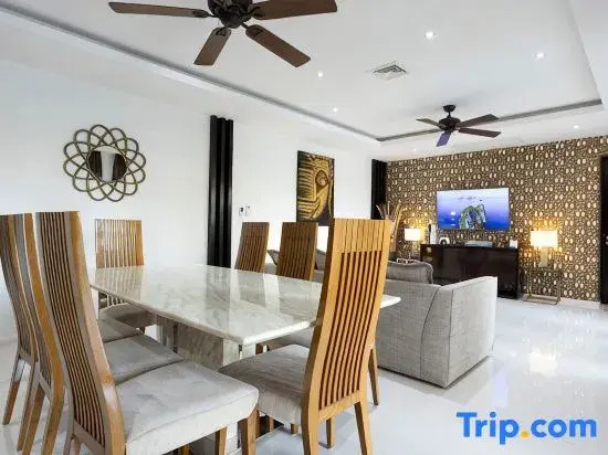 *Ocean View 4BR w/ Private Pool & Rooftop V179