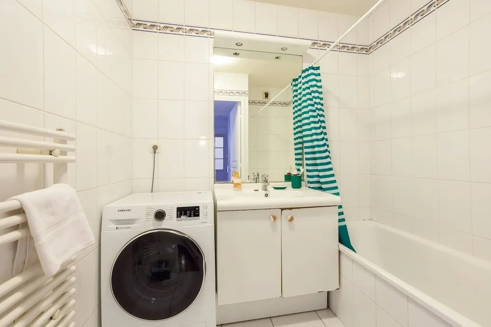 Family/modern 4 People With Netflix -15 min Walk From Center