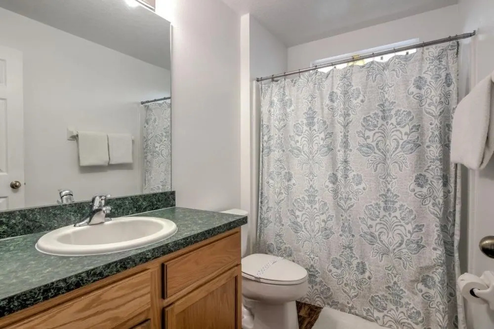 Large Pool With Game Room! 5 Bedroom Home by RedAwning