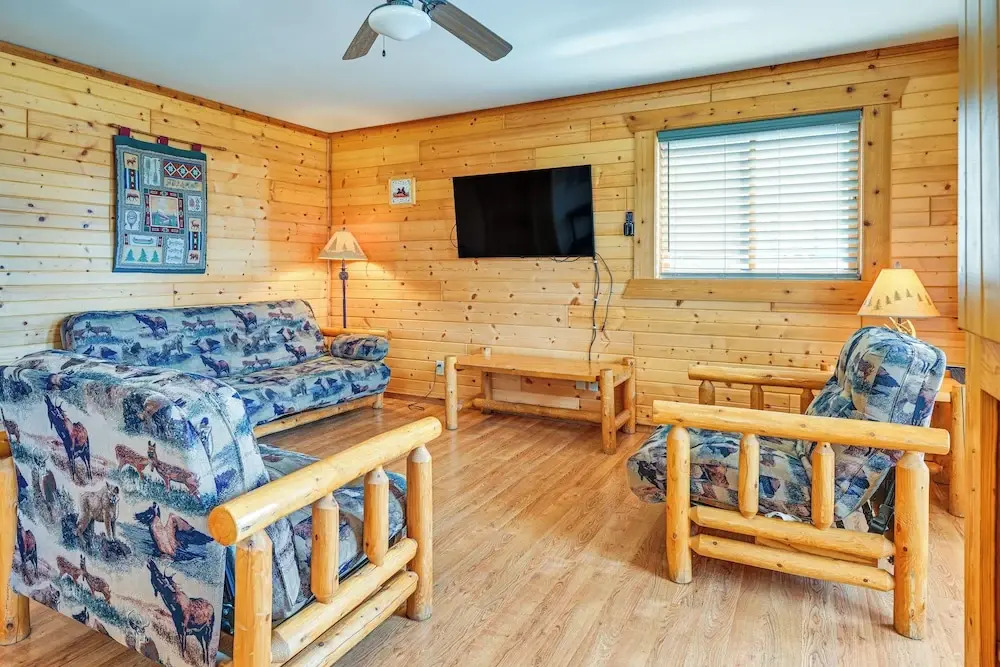 Three Bears Resort Adventure Base w/ Lake Access