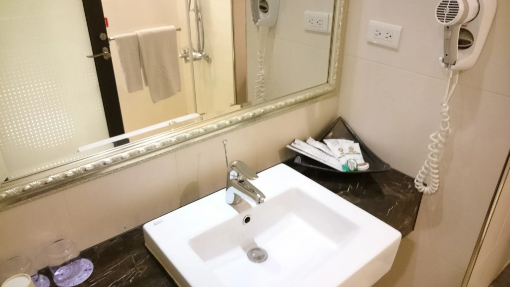 MRT Hotel